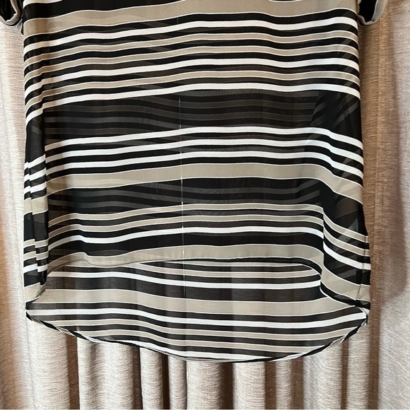 Soprano Black and Grey Stripe Short Sleeve Blouse Size Medium - Picture 8 of 13